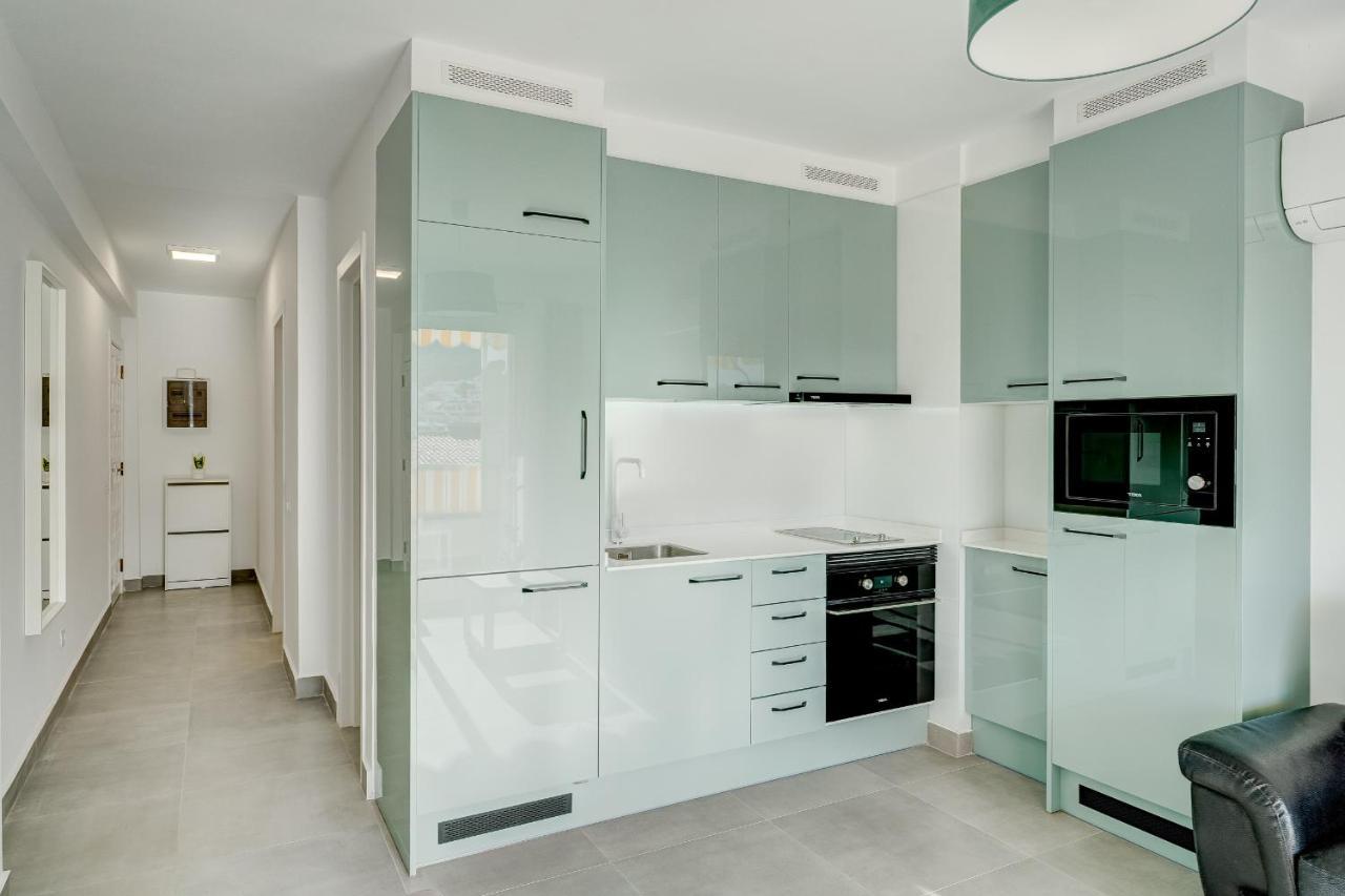 Loscristianos Luxury Aircon Sunny Aptm Sea View أرونا المظهر الخارجي الصورة